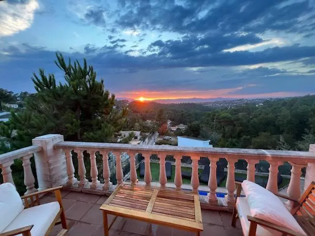 Roses With Swimming Pool & Mountain View Вілла *