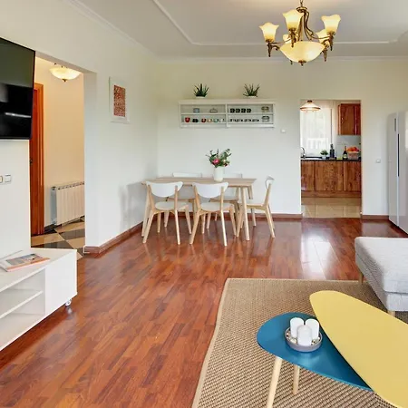 Roses With Swimming Pool & Mountain View Willa Lloret de Mar