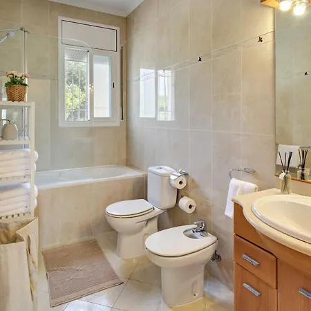 Roses With Swimming Pool & Mountain View Only Familys Villa Lloret de Mar