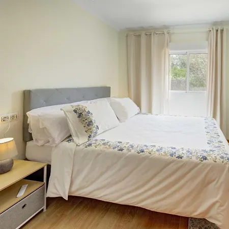 Roses With Swimming Pool & Mountain View Villa