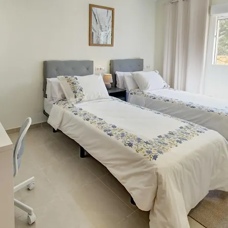 Roses With Swimming Pool & Mountain View * Lloret de Mar