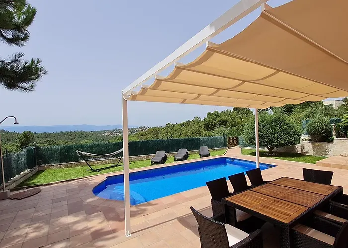 Roses With Swimming Pool & Mountain View * Lloret de Mar