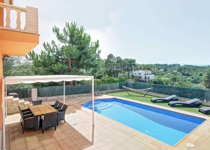 Roses With Swimming Pool & Mountain View Villa Lloret de Mar