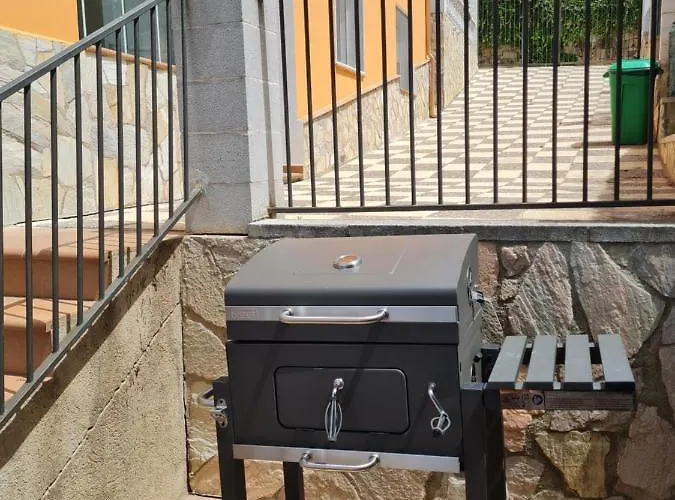 Villa Roses With Swimming Pool & Mountain View *