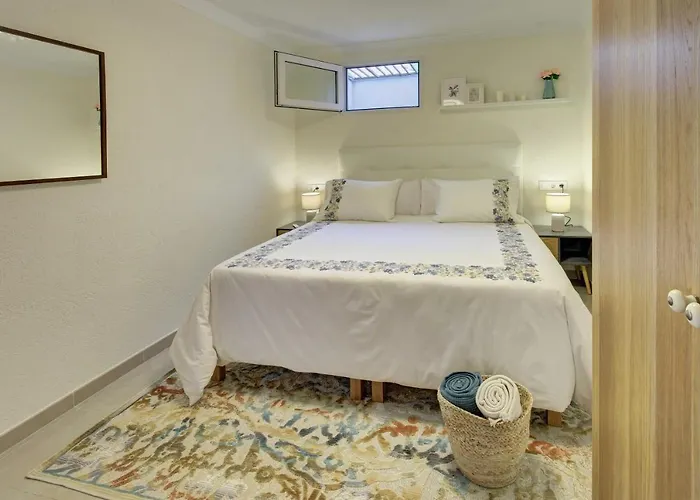 Villa Roses With Swimming Pool & Mountain View Lloret de Mar