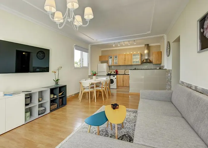 Villa Roses With Swimming Pool & Mountain View